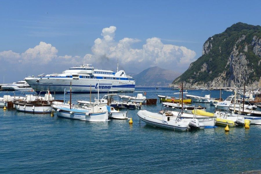 ¿Cómo se llega a Capri desde Nápoles?