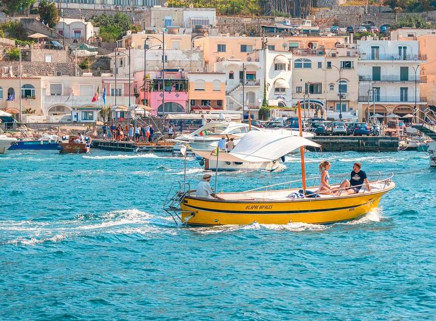 ¿Qué tipos de barcos se pueden alquilar en Capri?