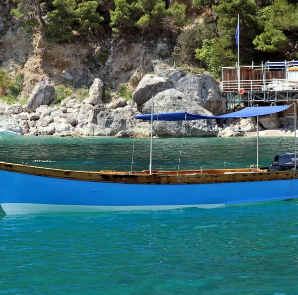 ¿Dónde puedo alquilar barcos en Capri?