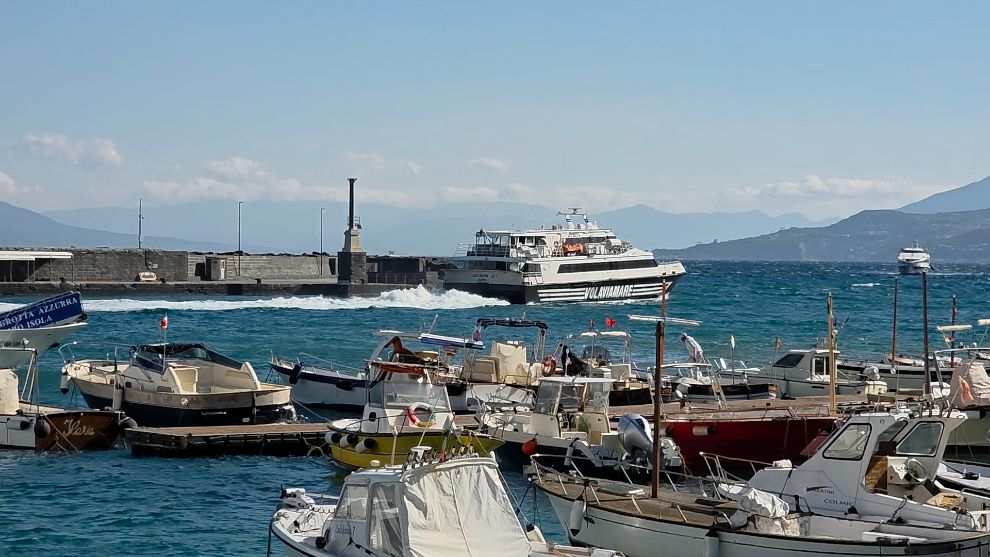 Ferrys a Capri desde Nápoles